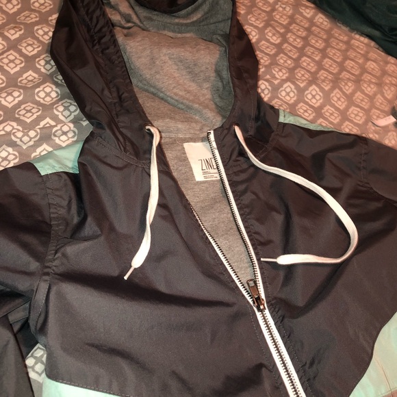 Zumiez Windbreaker - Picture 2 of 8